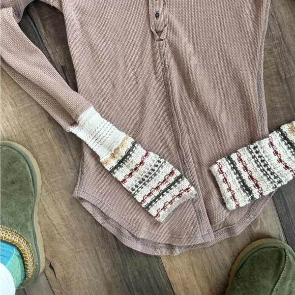 Free Peiple Long Sleeve Women's Top - Picture 2 of 3